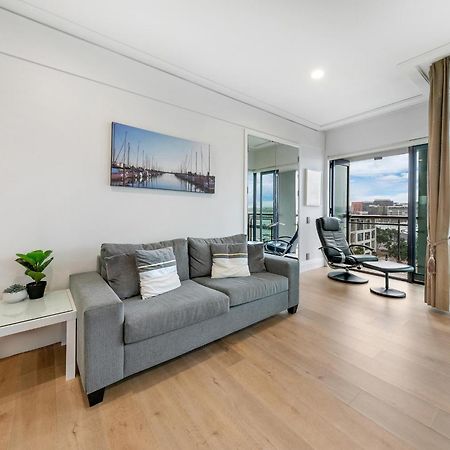 Exquisite Sun Soaked Corner Apartment オークランド エクステリア 写真