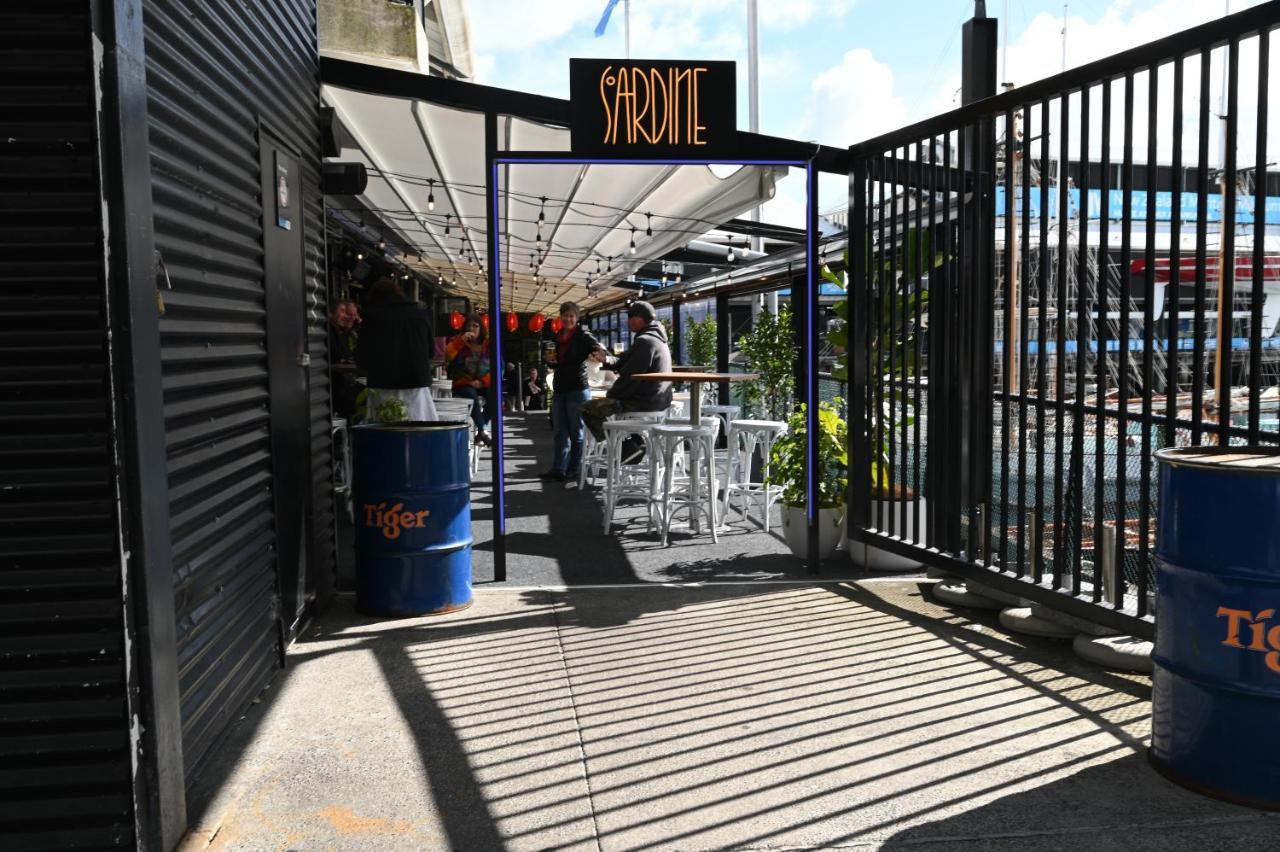 Exquisite Sun Soaked Corner Apartment オークランド エクステリア 写真