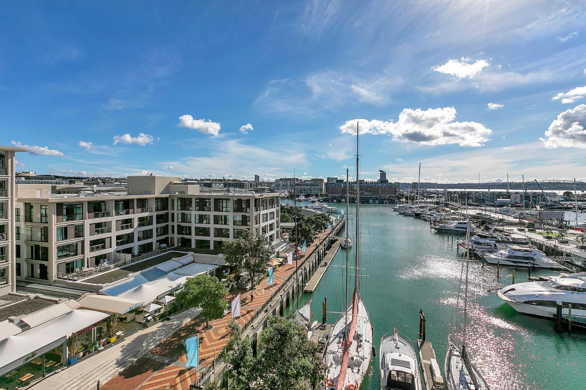 Exquisite Sun Soaked Corner Apartment オークランド エクステリア 写真