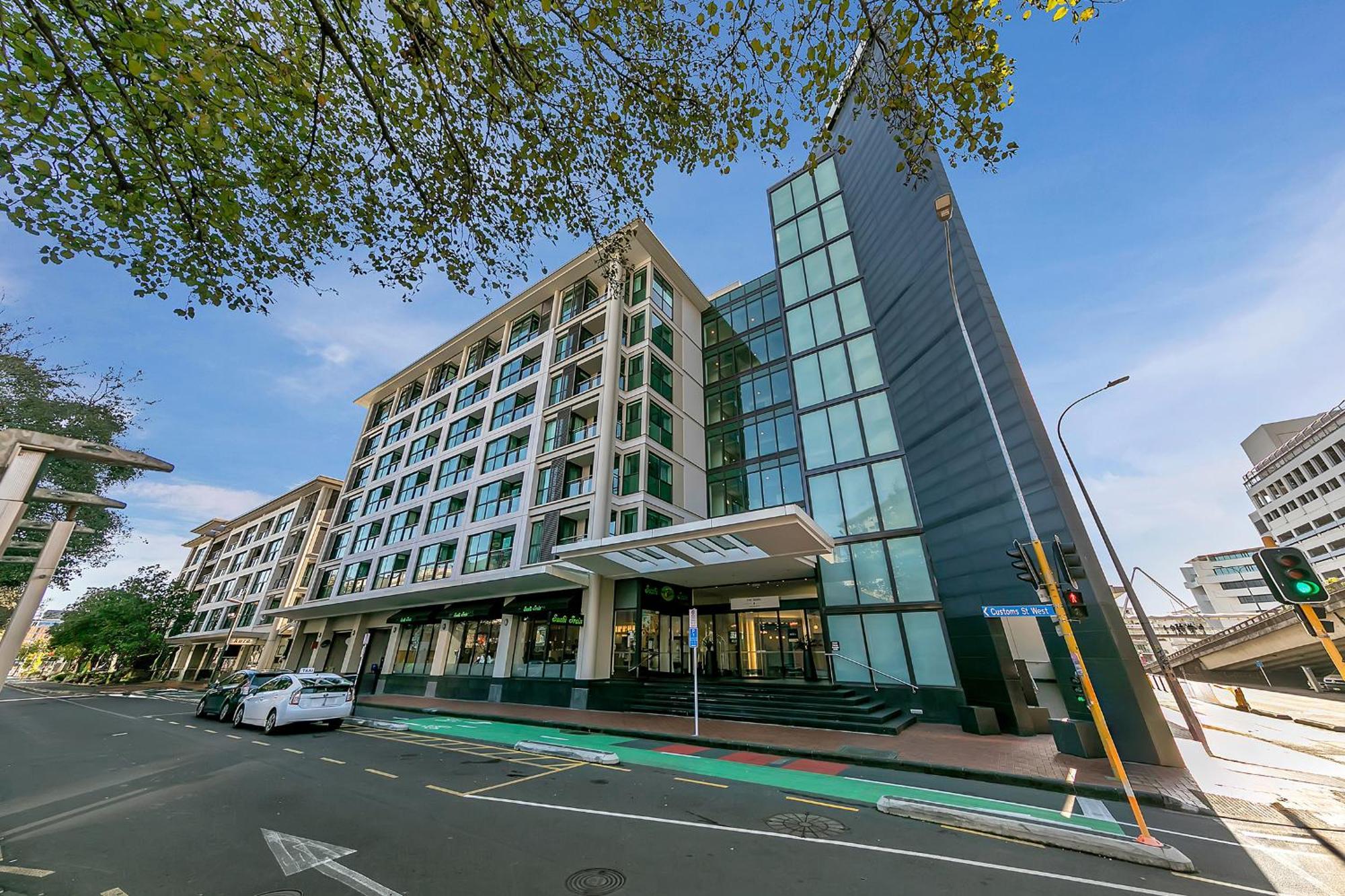 Exquisite Sun Soaked Corner Apartment オークランド エクステリア 写真